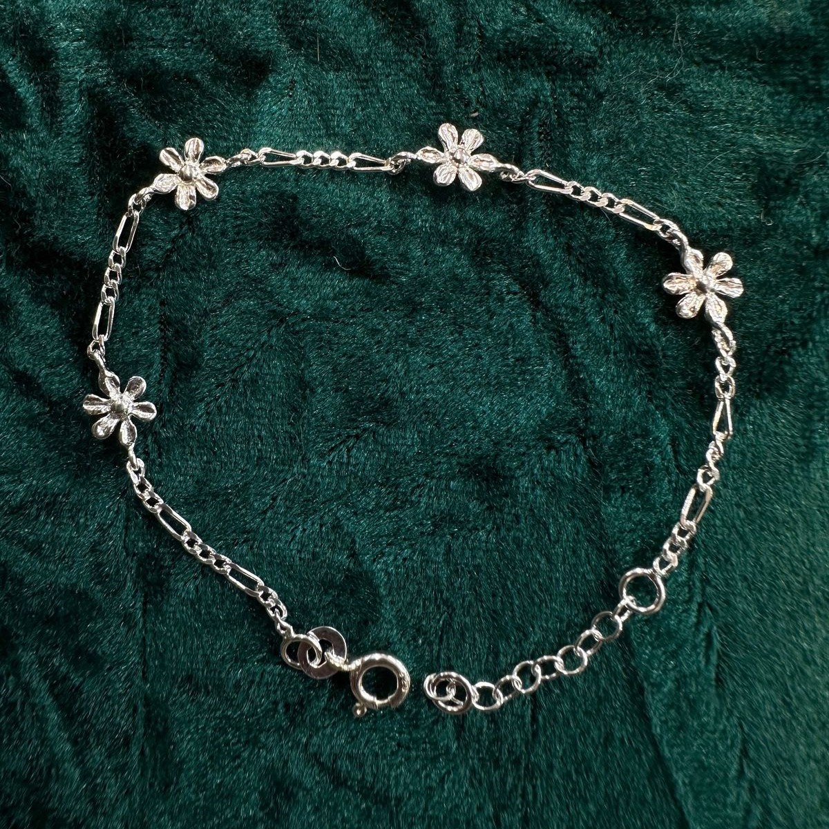 bracelet9 w The Daisy Meadow Figaro Chain - Image 1