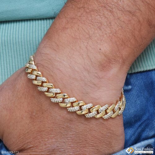 Gold Diamond-Cut Double-Link Bracelet – Bold Architectural Style